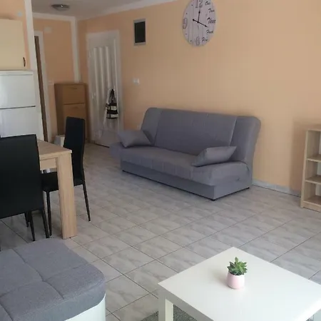 Obiteljski Filip U Blizini Plaze Za Djecu Appartamento