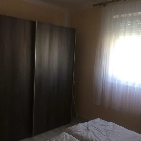 Appartamento Obiteljski Filip U Blizini Plaze Za Djecu